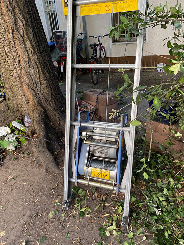 A.V.W. Dienstleistung Lastenaufzug 2